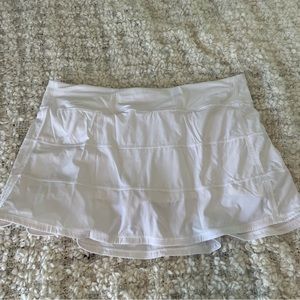 Lululemon pace rival tennis skirt. EUC size 14 tall.